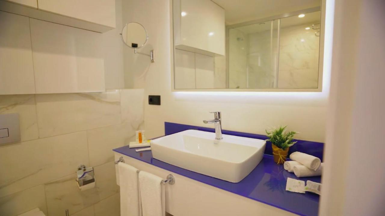 Aparthotel For Batumi Orbi City Eksteriør bilde