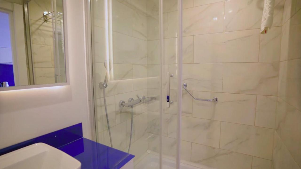 Aparthotel For Batumi Orbi City Eksteriør bilde